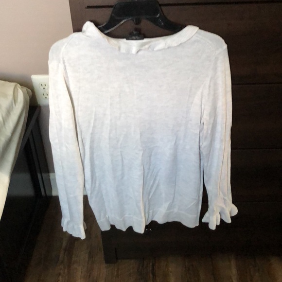 Ann Taylor Beautiful sweater in great condition - Picture 2 of 5